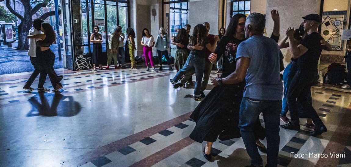 Samba de Gafieira anima a Estação!